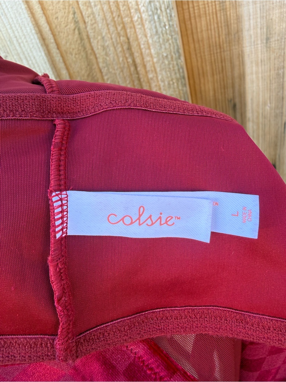 Colsie Red Checkered Cropped Tank Top - Picture 5 of 6